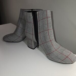 Kelly & Katie Plaid Block Heel Ankle‎ Boots Women's 9.5M Zip Up Checkered Gray